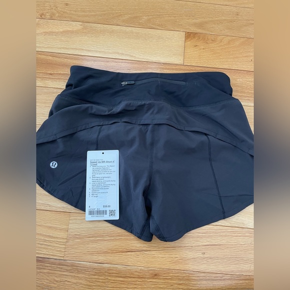 LULULEMON SPEED UP MR SHORT 4’ SIZE 4 BLACK - Picture 2 of 2
